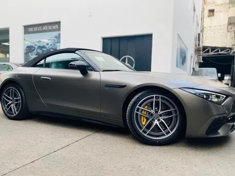 Tận thấy Mercedes-AMG SL 43 mui trần gần 7 tỷ đồng tại Việt Nam