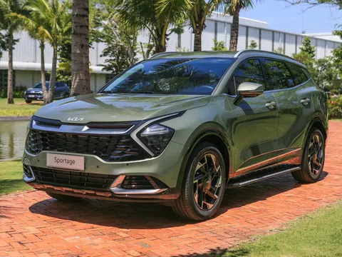 Kia thông báo triệu hồi hơn 100.000 xe Carnival và Sportage