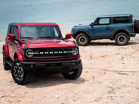 Ford tặng 1.000 USD cho chủ sở hữu xe Jeep đổi sang Bronco