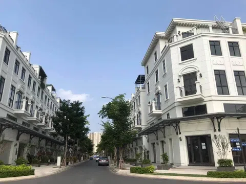 Ngân hàng tăng mạnh cho vay bất động sản