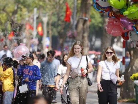 Khách du lịch tăng cao trong dịp Tết Nguyên đán Giáp Thìn 2024
