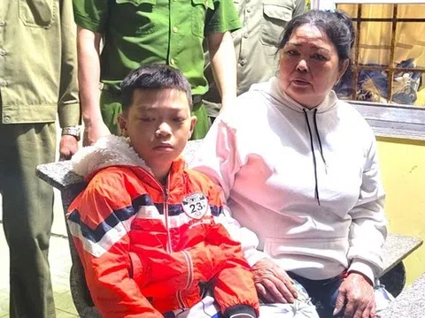 Mẹ làm ở Bình Dương không về Tết, bé trai đạp xe từ Phú Yên đi thăm