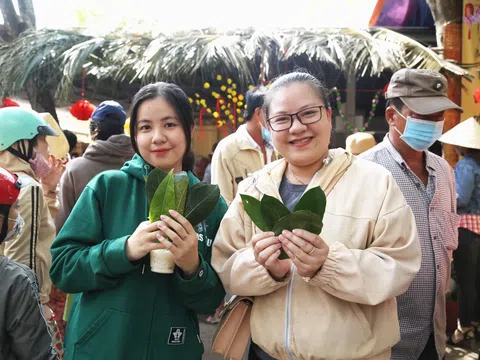 Độc đáo phiên chợ dùng lá cây để thanh toán ở Tây Ninh