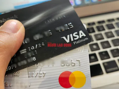 Vụ chủ thẻ tín dụng bị đòi 8,8 tỉ đồng sau 11 năm: Cách tính lãi suất và phí phạt ít người để ý