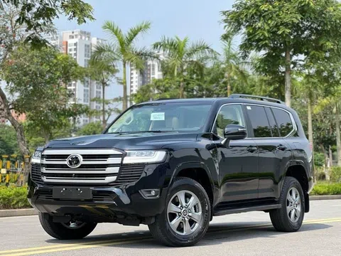1,325 xe Toyota Land Cruiser 300 và Lexus LX600 tại Việt Nam lỗi hộp số
