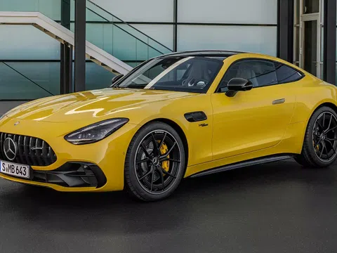 Mercedes-AMG GT 43 Coupe - xe thể thao 2 cửa giá mềm hơn GT 53