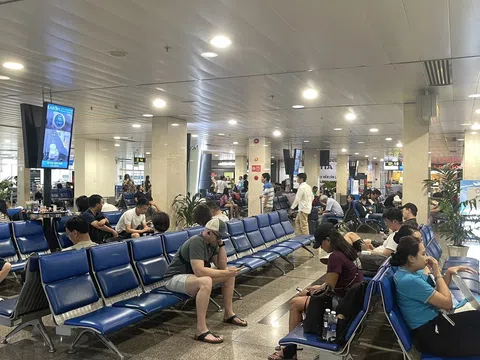 Hình ảnh khác lạ tại sân bay Tân Sơn Nhất trong ngày cuối kỳ nghỉ lễ