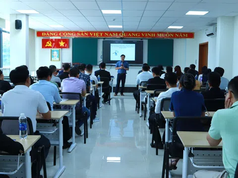 Viện Quản lý Giáo dục và Pháp luật tập huấn kỹ năng nhận biết giấy tờ giả
