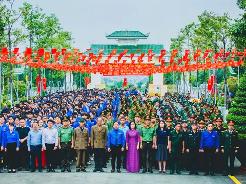 Tuổi trẻ Đồng Nai thắp nến tri ân nhân kỷ niệm 78 năm Ngày Thương binh - Liệt sĩ