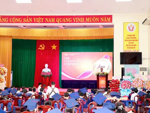 Vinh danh 150 học sinh nhận chứng chỉ Cambridge tại Đồng Nai