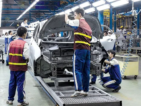Ôtô ngoại vẫn về ào ạt, xe nội đề xuất gia hạn ưu đãi